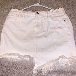 Guess mini white jeans skirt asymmetrical raw hem
